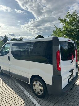 Renault Trafic 2.0dci 84kw - rok 12/2011 - 8 míst - 5