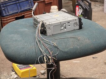 Staré autorádio SANYO - 5