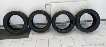 Pneu 235/45 R17 - 5