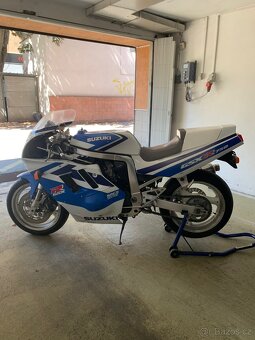Suzuki GSX-R 750 - 5