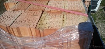 Prodám cca paletu cihel poroterm 37x24x25 - 5