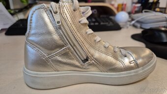 Prodám dívčí boty ECCO, vel. 28 - 5