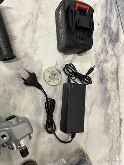 Aku úhlová bruska (595) - 5