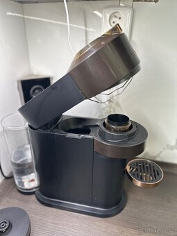 Kávovar Nespresso Vertuo Next s příslušenstvím - 5