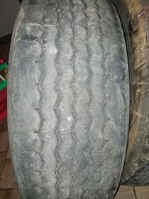 Prodám nákladní pneu Dunlop - 5