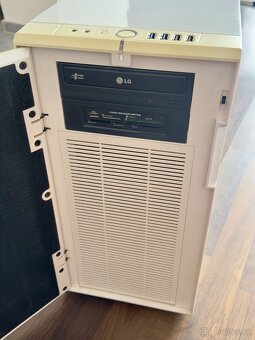 STARŠÍ HERNÍ PC i7 5820K/5600 XT/32G RAM/256GB SSD - 5