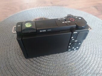 SONY Alpha ZV-E10 - faktura a záruka - koupen červen25 - 5