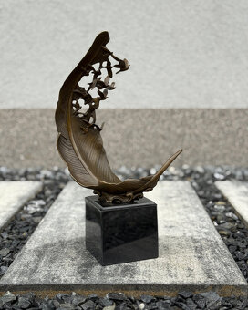 Luxusní bronzová socha Pírko s holuby elegantní dekorace - 5