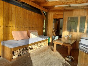 Dřevěná terasa, lavice, stůl, - 5