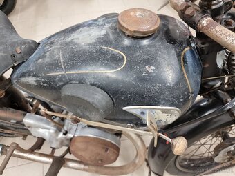 Triumph B200 - 5
