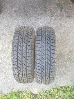 Prodám dvě pneumatiky 165/70 R13 - 5
