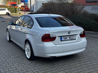 BMW Řada 3 E90 320i 110kW Sedan Navi Aut. klima Šíbr ALU R18 - 5