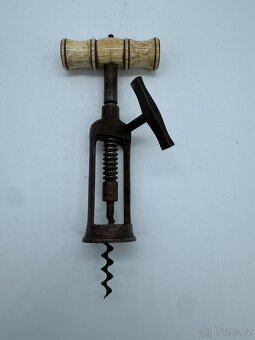 Sběratel nabízí staré vývrtky - 5