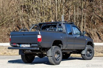 Toyota Hilux 2.5 D-4D Double Cab 4x4 - 5