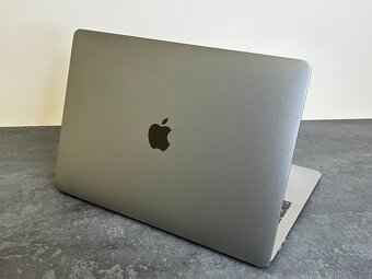 MacBook Pro 13'' 2018 / i5 / 8GB / 256GB SSD - DPH - 5