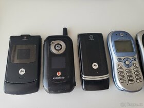 Mobilní telefony Motorola 8 kusů - 5