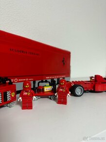 LEGO 8654 Scuderia Ferrari Truck - 5