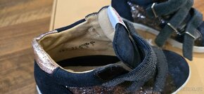 Holčičí kotníkové sneakersy Top Easy celokožené Pom d'Api - 5