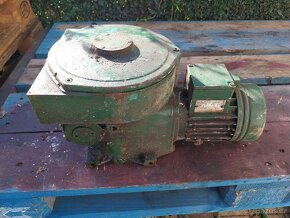 Motor s převodovkou 380V - 5