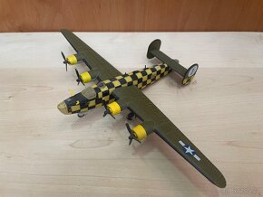 Létající pevnosti - modely letadel (1:144,1:200) - 5