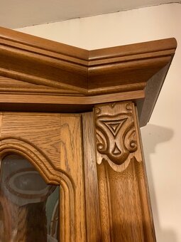 Rustikální skříňka s vitrínou - 5