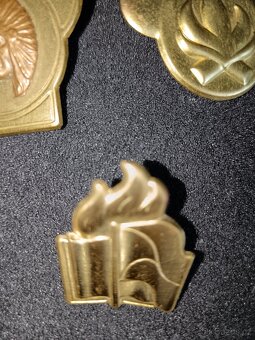 4x Odznaky: Tramp-tramping, skaut-skauting, pionýr.. - 5