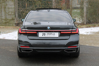 BMW 730d xDrive / ACC / HUD / 360° / VZDUCH / KEYLESS / 21" - 5
