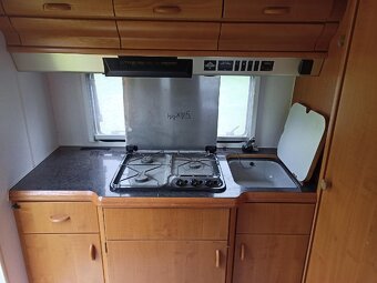 Obytný přívěs Hobby 380,ve výborném stavu,nová STK - 5