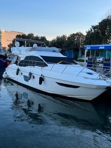Motorová jachta Azimut 47 Fly - 5