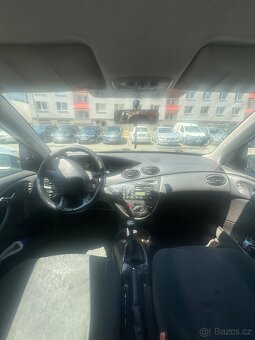 Ford Focus 2000 - 5