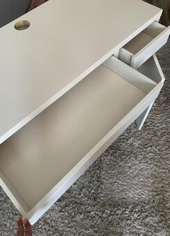 Prodám psací stůl IKEA MICKE - 5