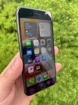 iPhone SE 2020 64Gb...černý - 5
