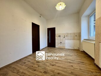 Dvougenerační dům 340 m², s částečnou půdní vestavbou a dalš - 5