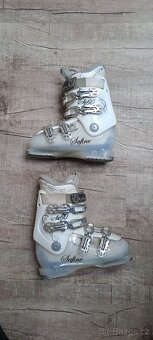 Dámské lyže,lyžáky,hůlky - 5
