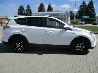 TOYOTA RAV4 2.5Hybrid 145 kW Executive e-CVT 12/2016 - 5