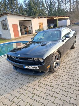 Dodge Challanger 6.1 SRT8 - 5
