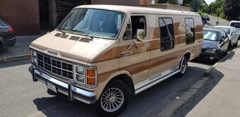 Dodge RAM 350 5.9L V8 1984, vynikající původní stav - 5