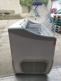 Vitrína Framec J7 Extra - 5