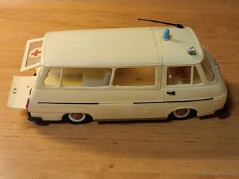 Staré autíčko Škoda 1203 KDN - 5