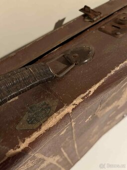 Starý papírový kufr - 5