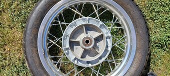 Triumph Thruxton - kola - 5