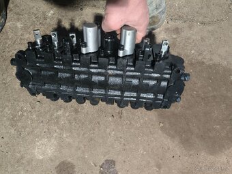 Minibagr rozvaděč - 5