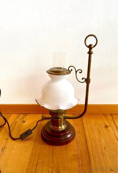 Stará krásná lampa ve stylu petrolejky - 5