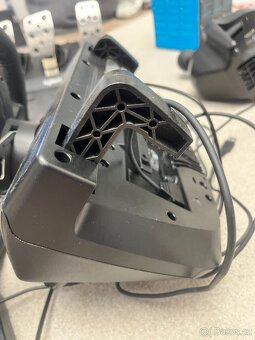 Logitech G29 Driving Force s radici pakou - 5