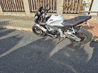 Aprilia Tuono V4 APRC - 5