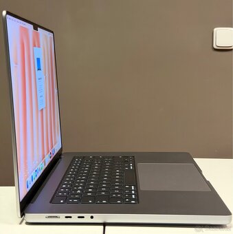 MacBook Pro 16” (2021) M1 Pro, 16 GB RAM, 512 GB SSD Záruka - 5