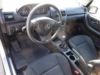 Mercedes Benz A 160 r.v.2011 manuál (servisní historie) - 5