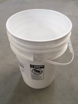 Kbelíky s víkem 20-22L HDPE - 5