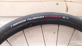 Silniční výplety Fulcrum Racing 600DB, Pláště Vittoria - 5