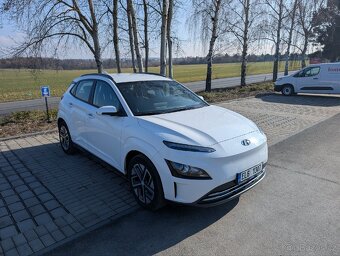 HYUNDAI KONA ELECTRIC 150KW 64kWh,12/2021, ZARUKA, PŮVOD ČR - 5